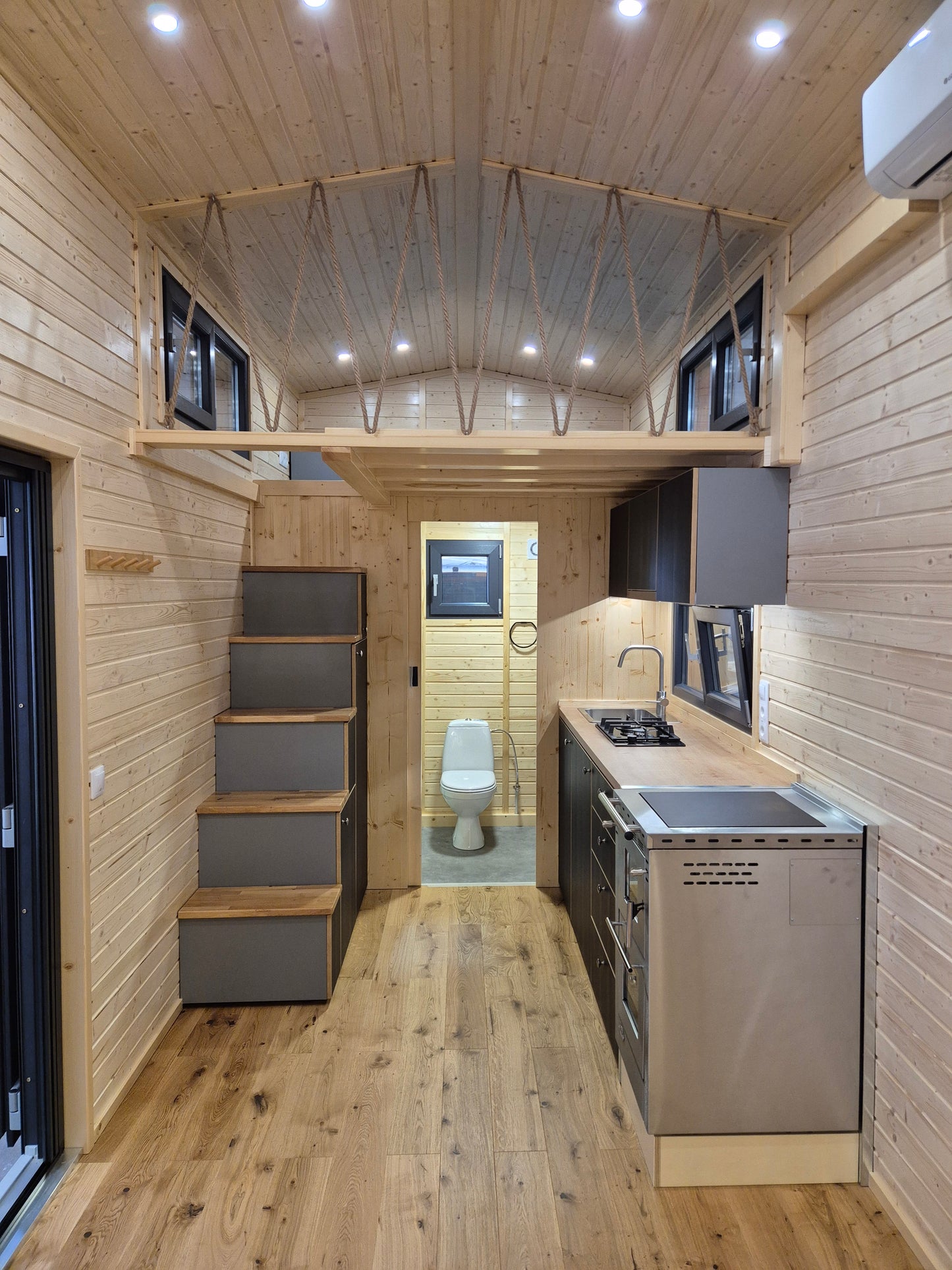 Escape 8400 - 2 Lofts