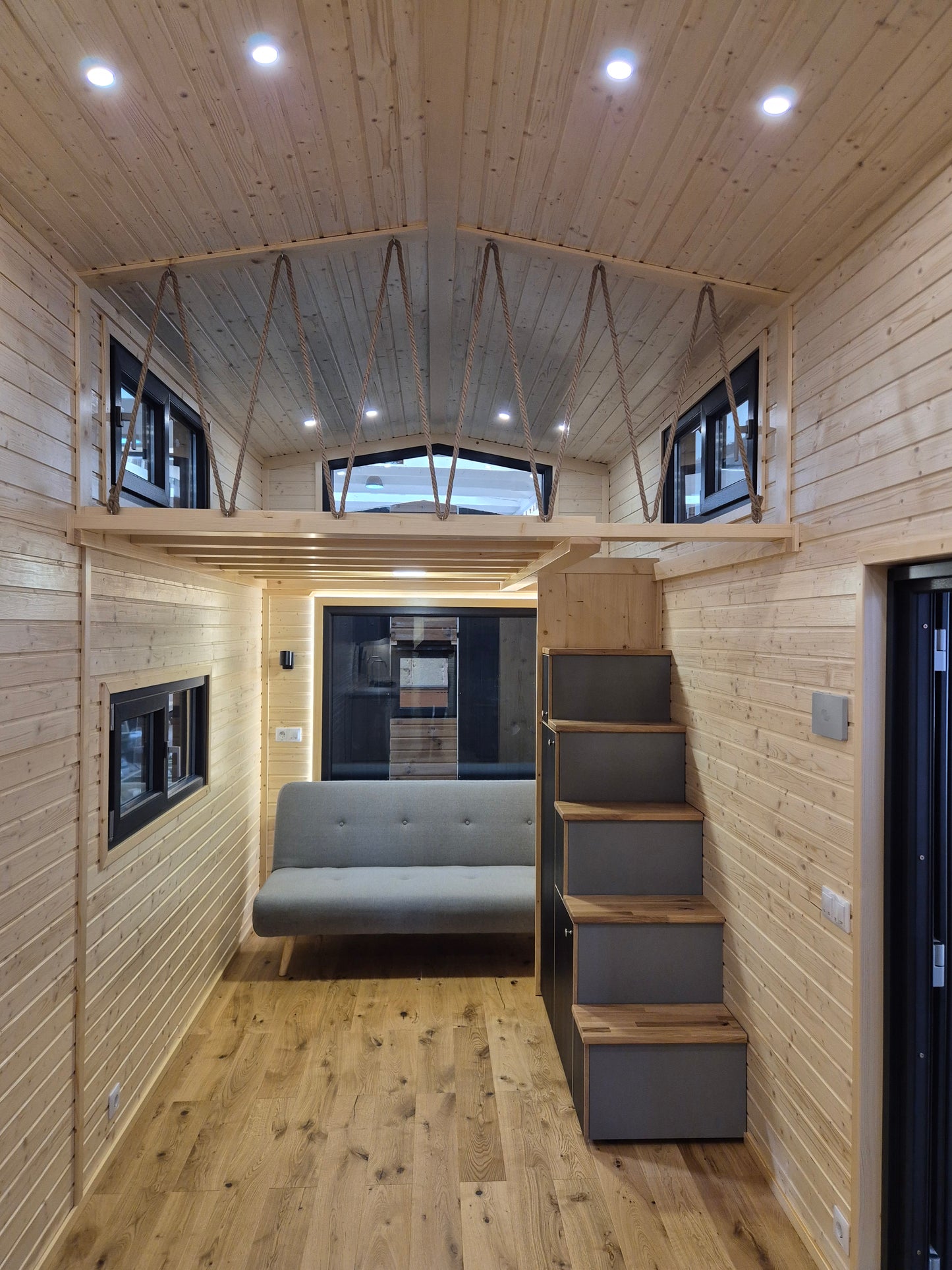 Escape 8400 - 2 Lofts