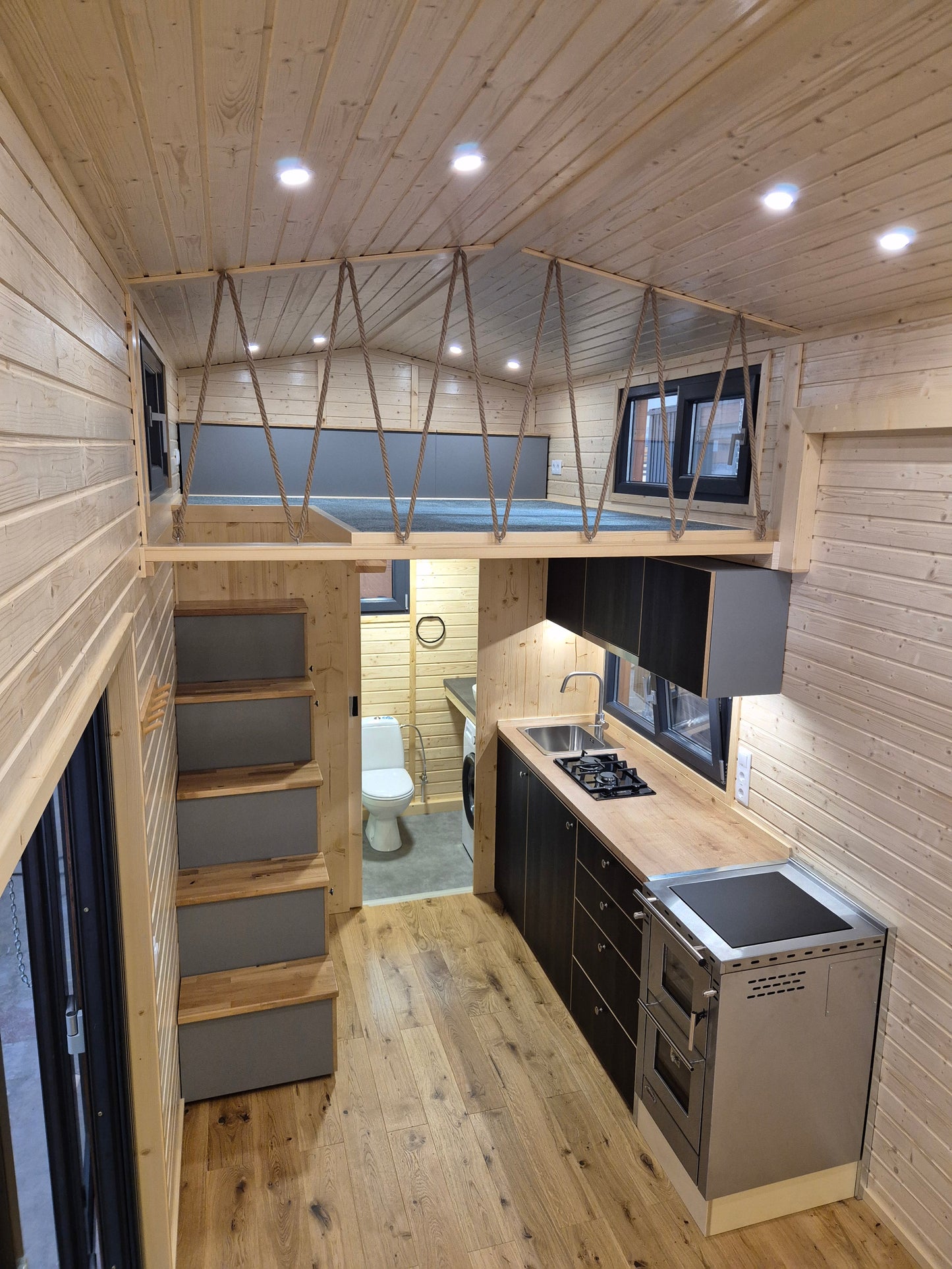 Escape 8400 - 2 Lofts