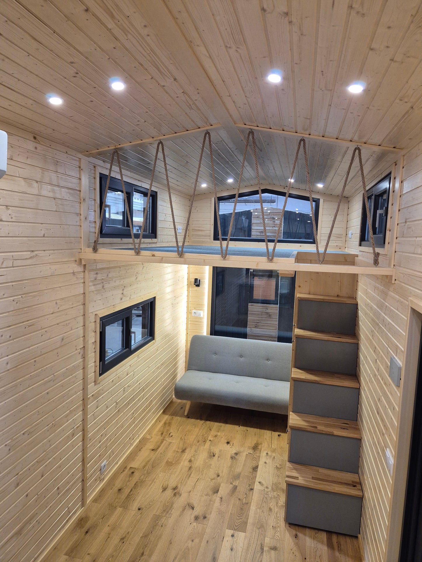 Escape 8400 - 2 Lofts
