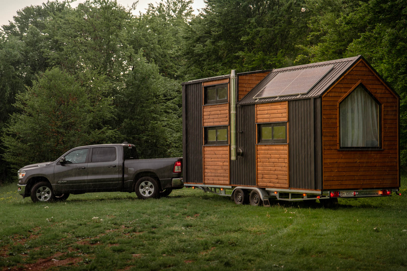 Fully Off Grid Tiny House with Wood Stove and Clean Water Tank