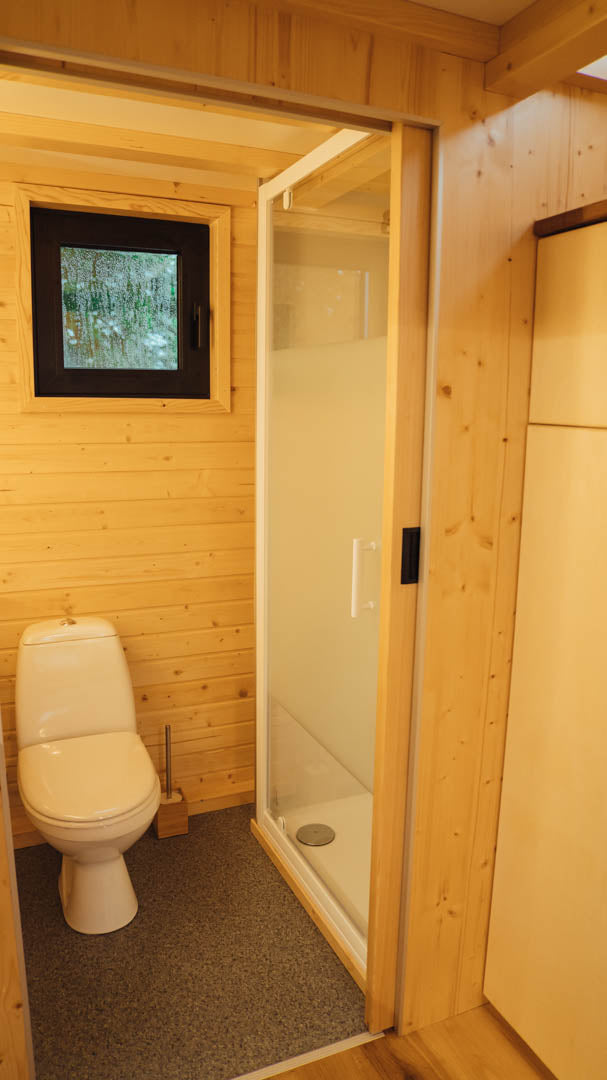 Fully Off Grid Tiny House with Wood Stove and Clean Water Tank