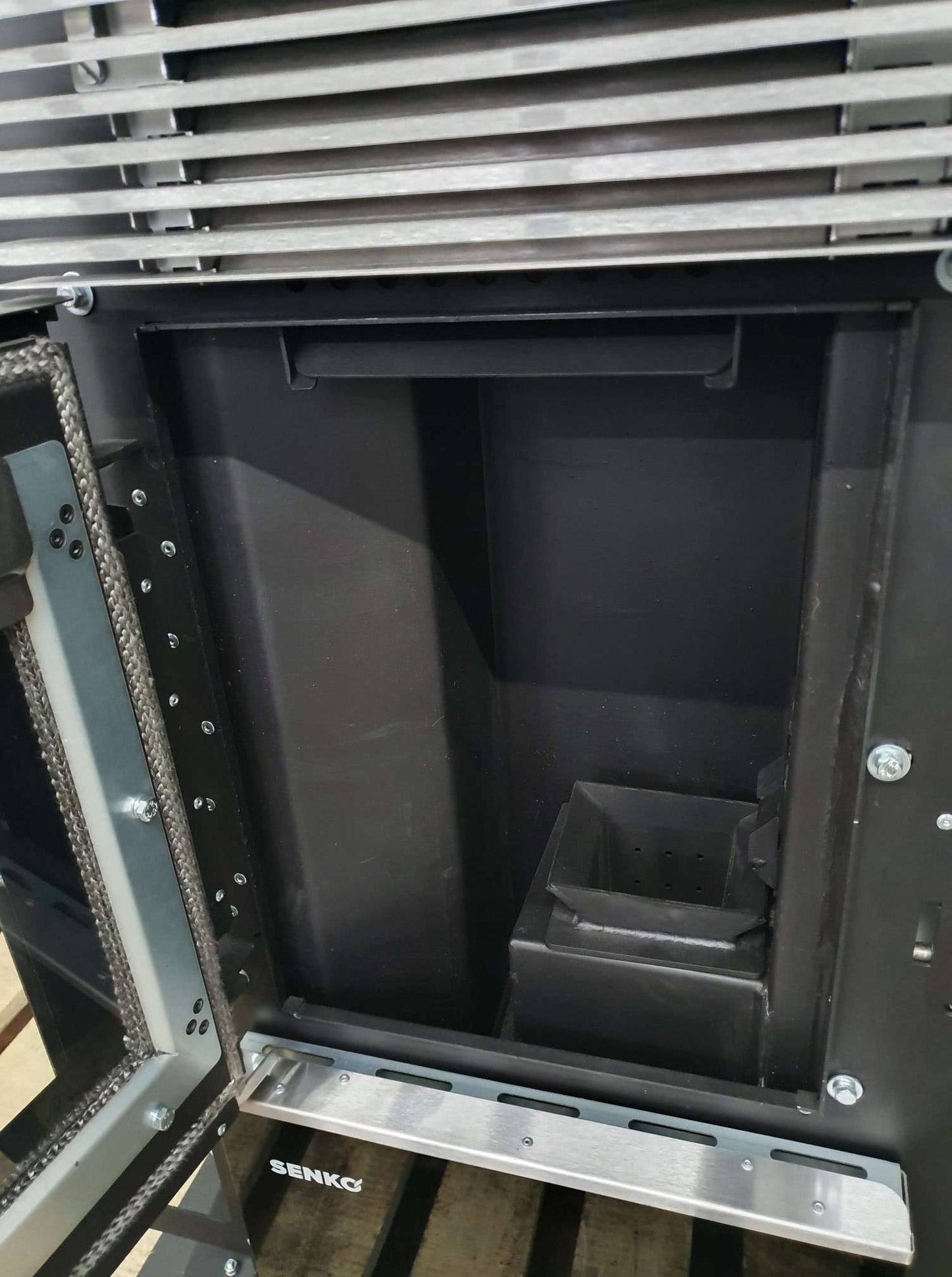Poêle à pellets pour chauffage central 12 kW P 10 EAU+AIR SLIM MODERNE
