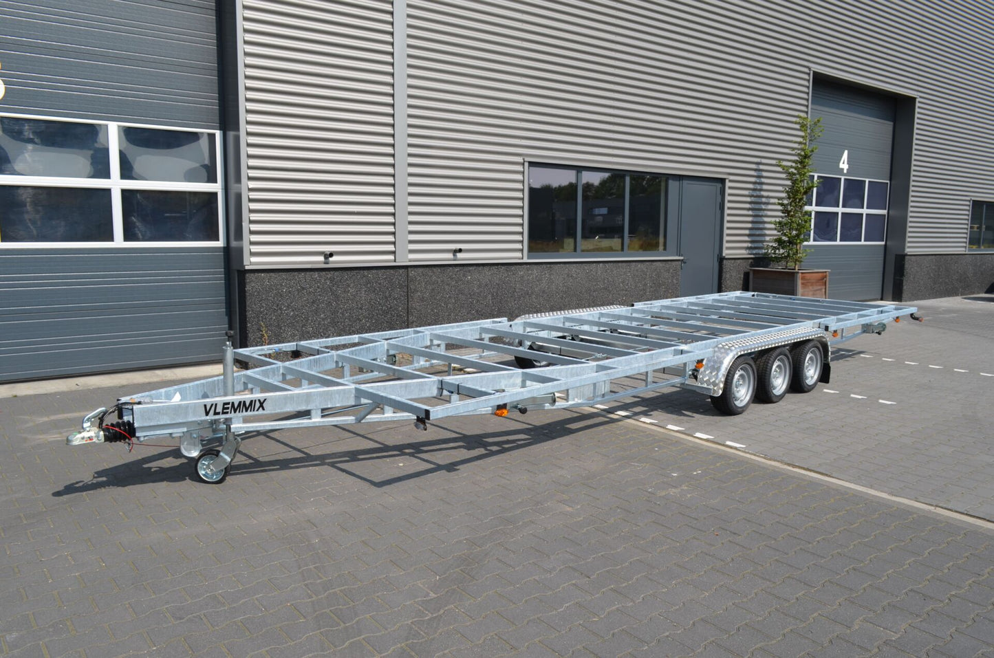 Casa pequeña 780 plataforma 3x1350kg